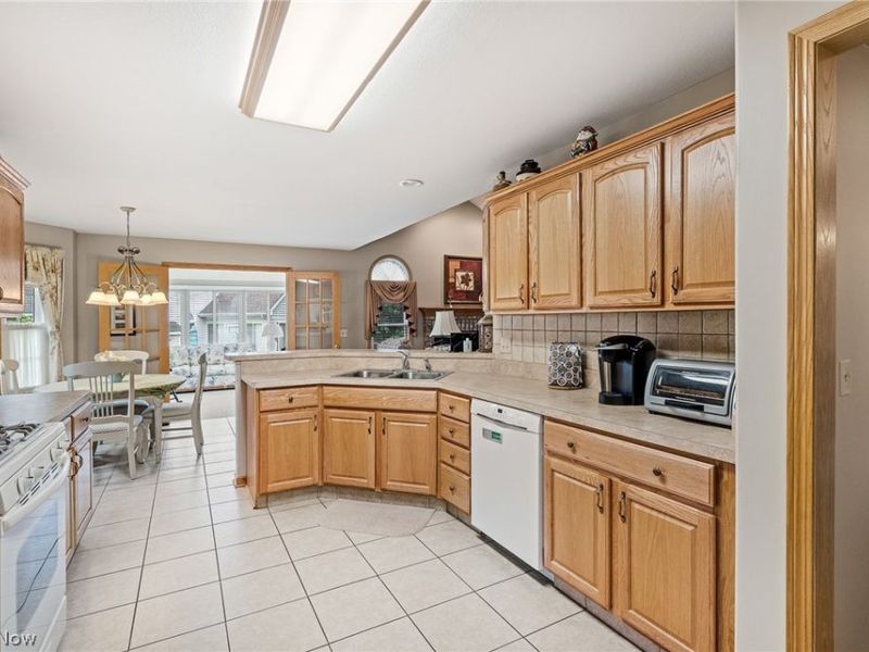 7007 Clingan Road, Unit 48, Poland, OH 44514 Photo 13