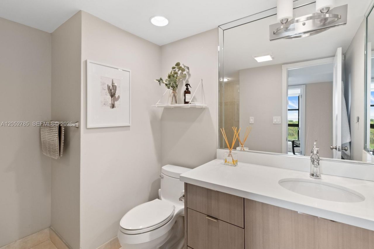 1121 Crandon Blvd , Unit F403, Key Biscayne, FL 33149 Photo