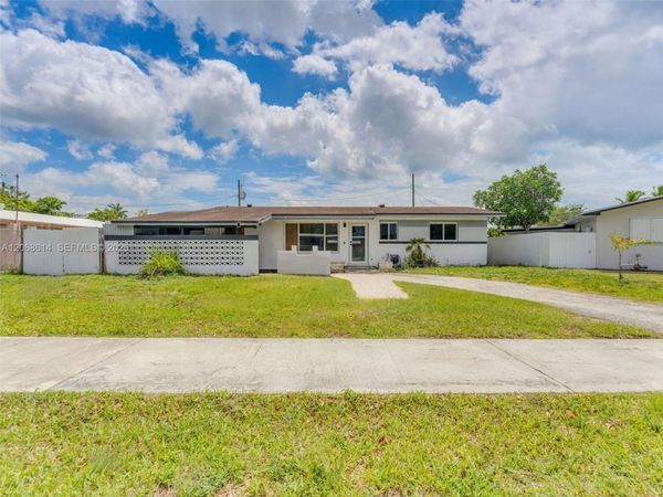 19931 Gulfstream Rd , Cutler Bay, FL 33157