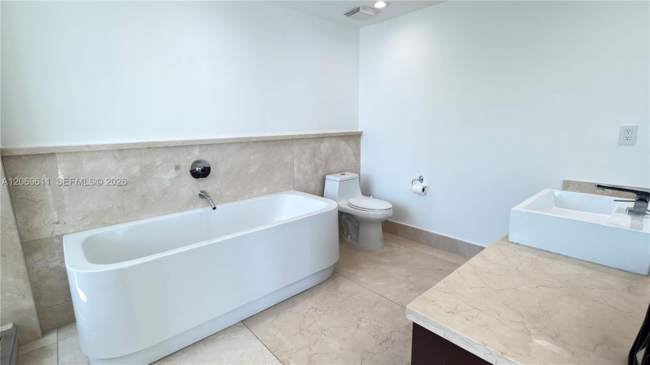 150 Sunny Isles Blvd , Unit 1-UPH1, Sunny Isles Beach, FL 33160 Photo