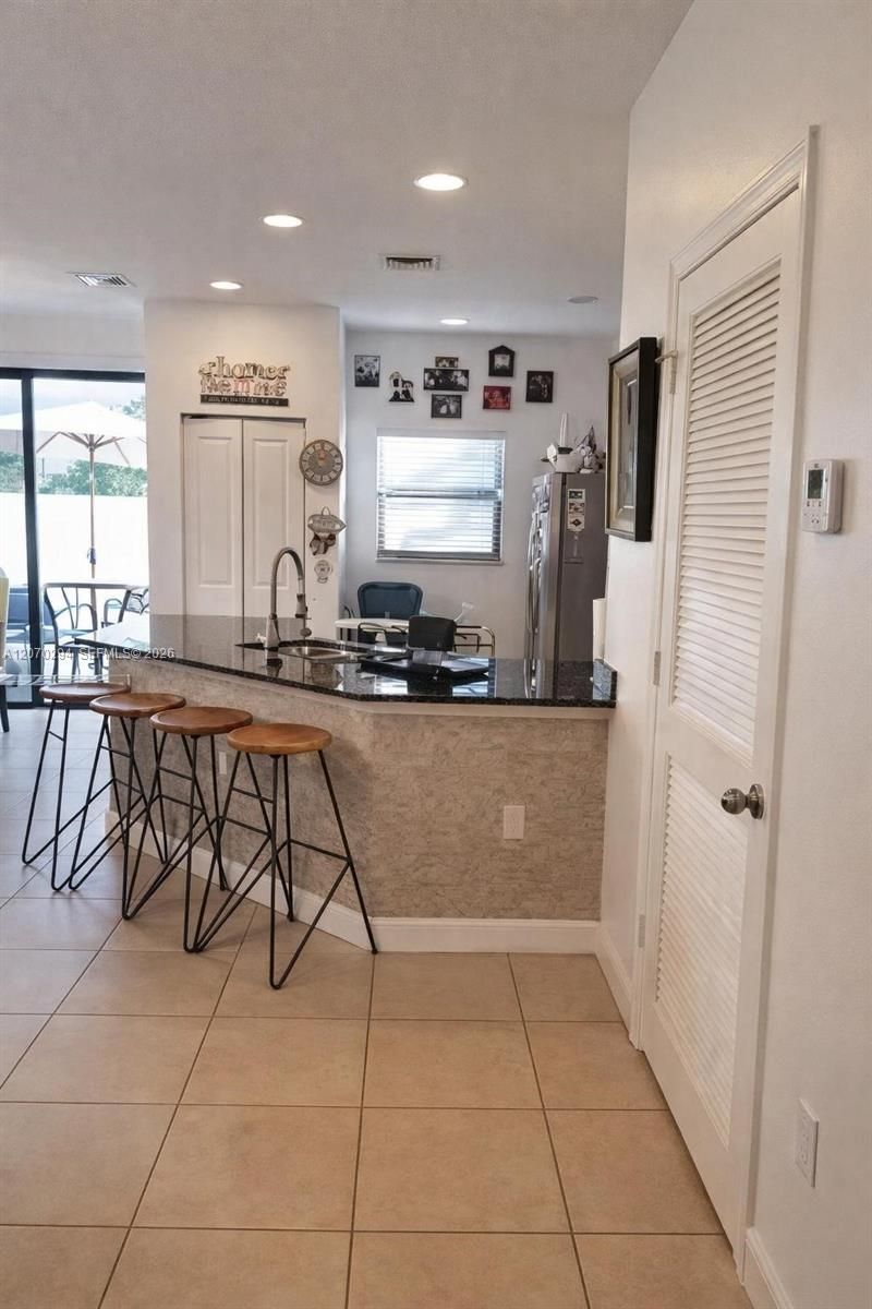 426 NE 194th Ter , Miami, FL 33179 Photo