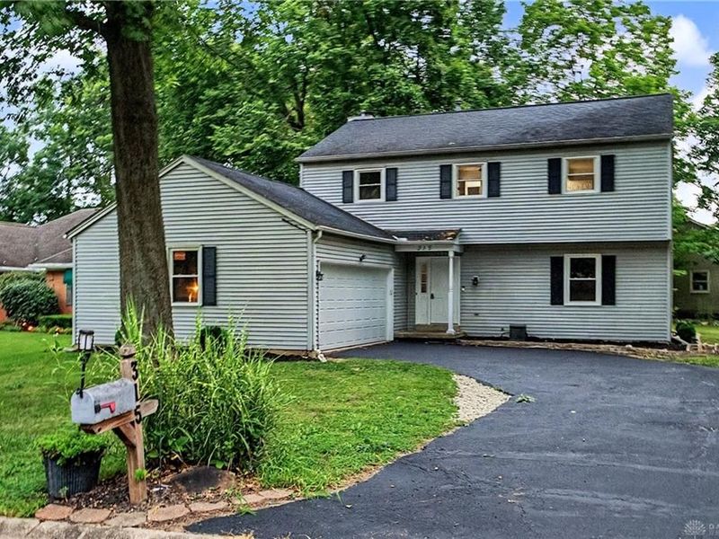 315 Locust View Way, Troy, OH 45373 Photo 2
