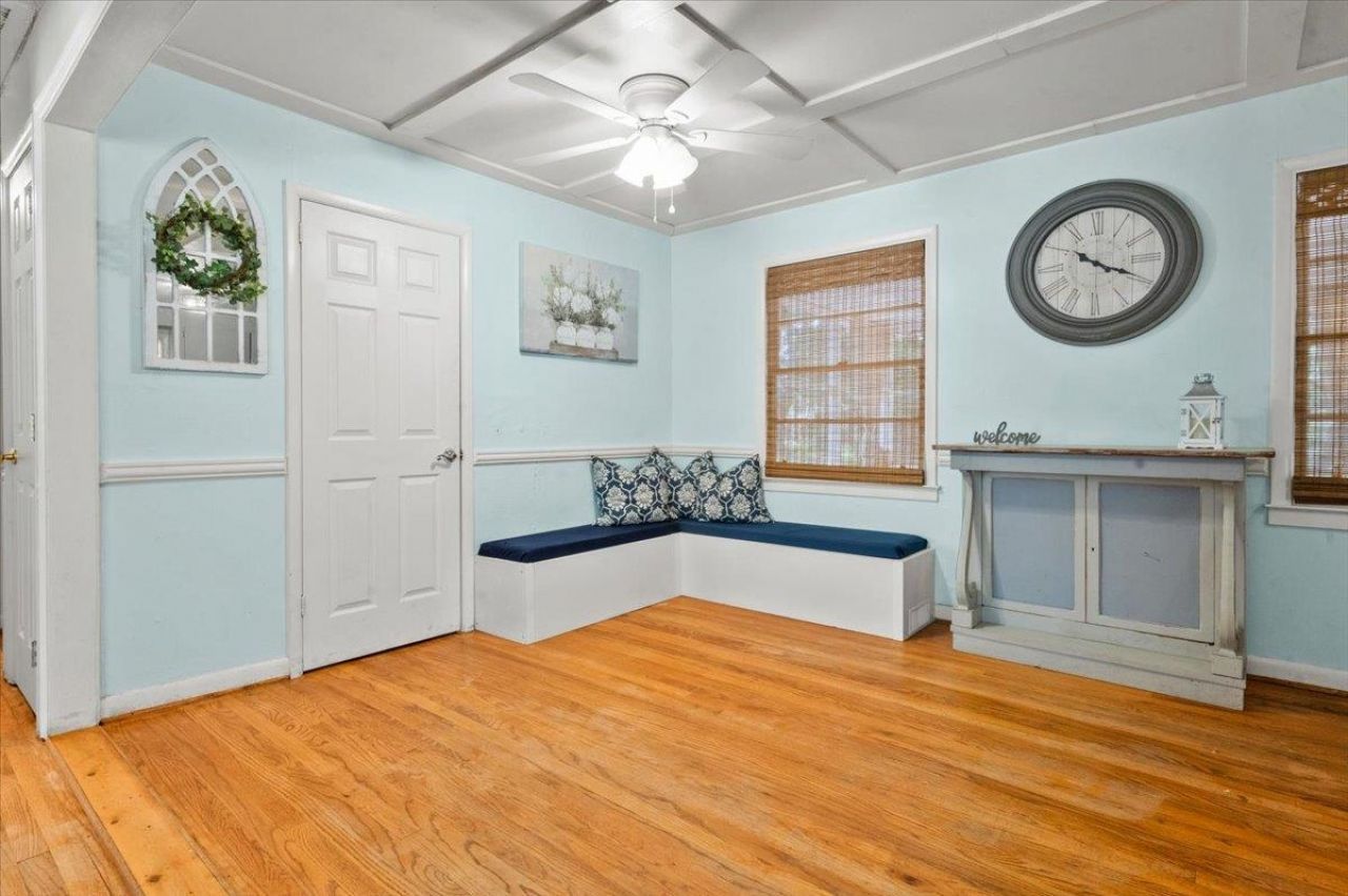 416 N Railroad Ave. Photo 10