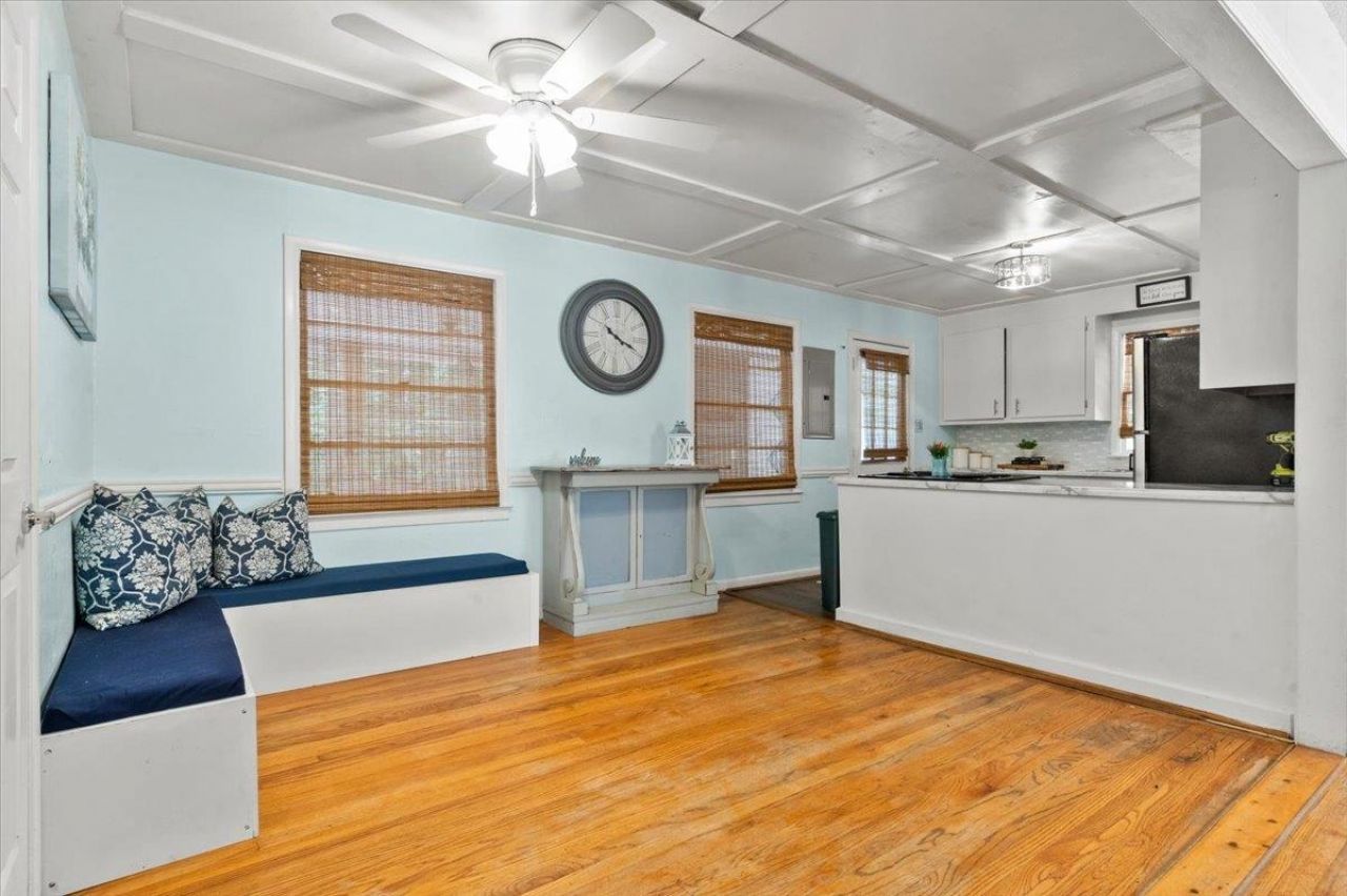 416 N Railroad Ave. Photo 11
