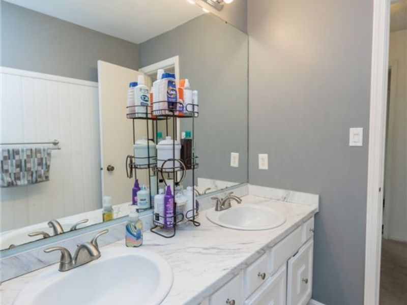 20246 Drake Road, Strongsville, OH 44136 Photo 12