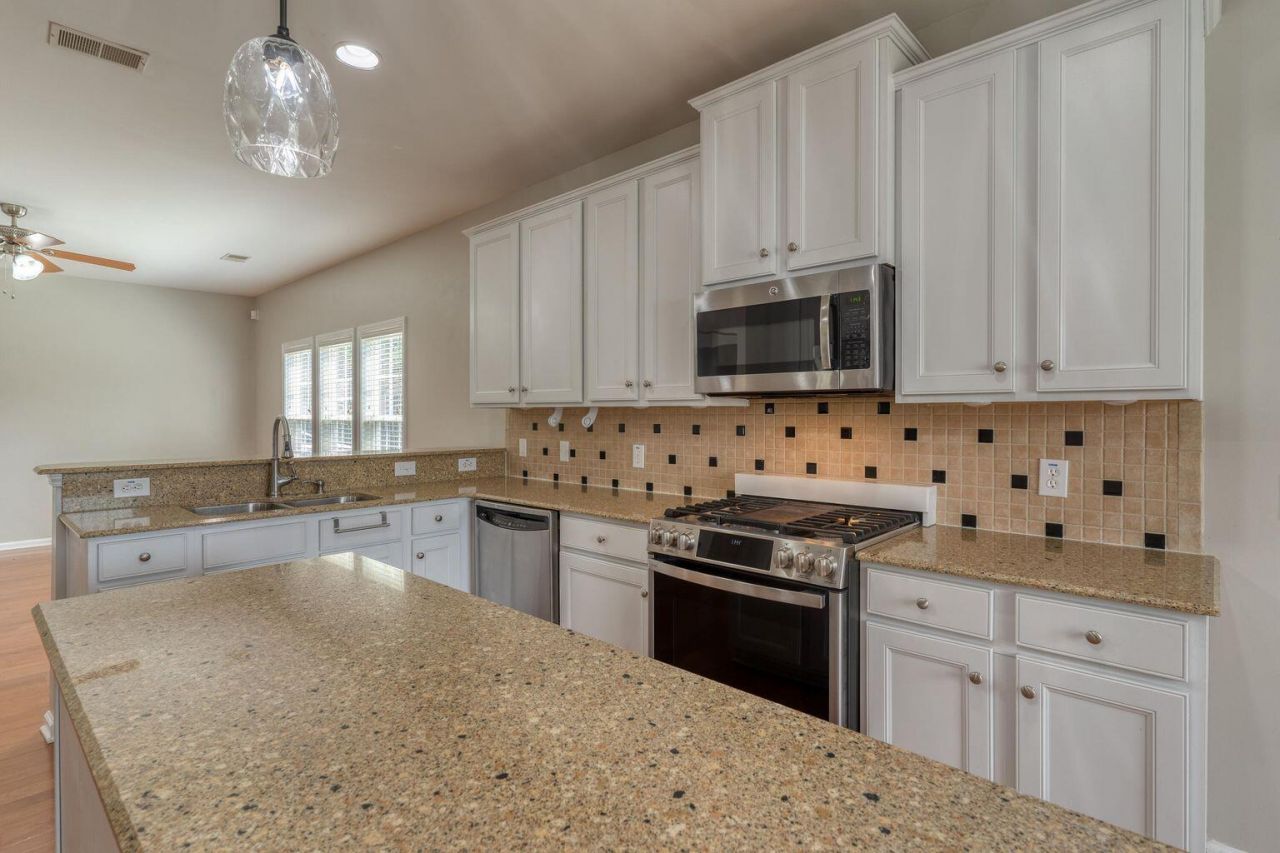 5005 Brownhare Court Photo 9