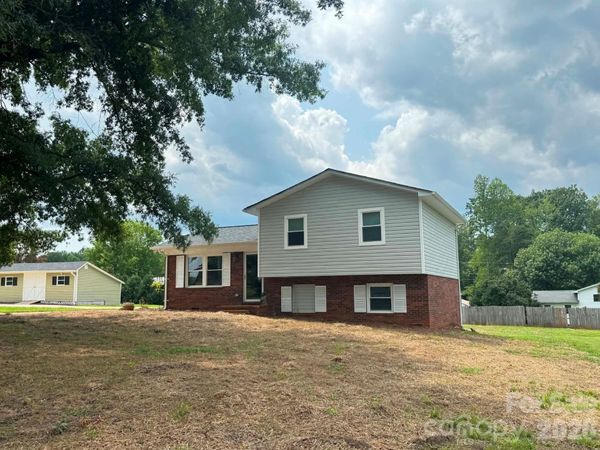 115 Robert Drive , State Road, NC 28676