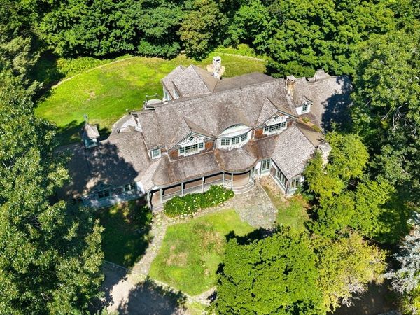 21 Jeffrey Road, Wayland, MA 01778