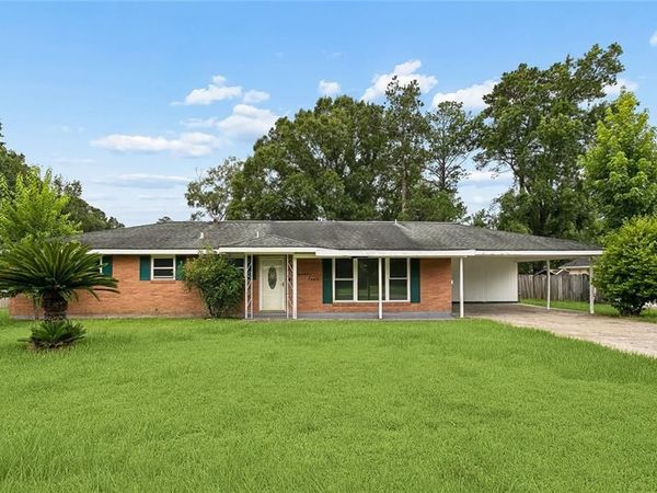 1024 S DOGWOOD Drive, Bogalusa, LA 70427