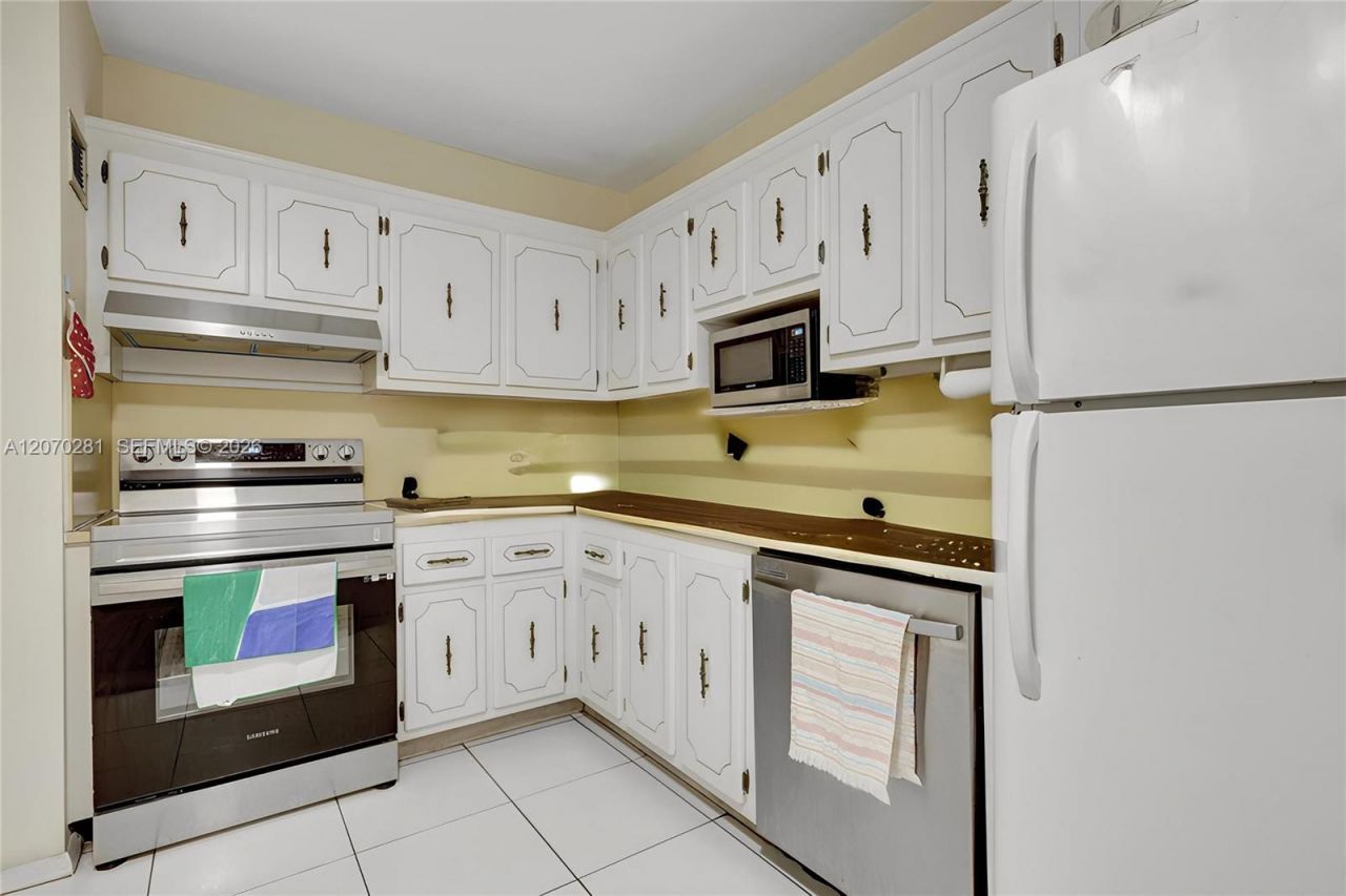 20100 W Country Club Dr, Unit 1003, Aventura, FL 33180 Photo