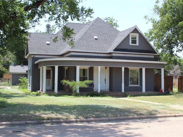 461 S 9th Avenue , Munday, TX 76371