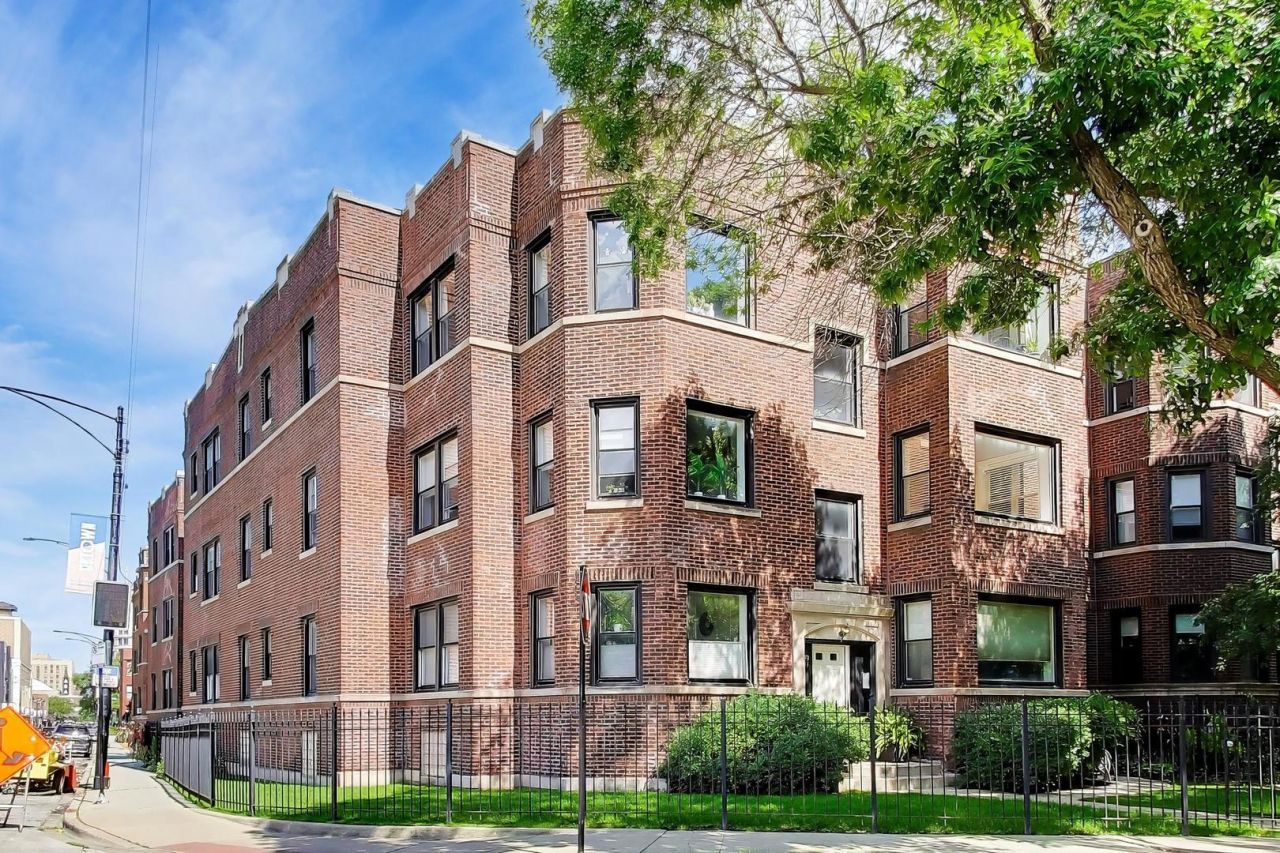 4753 N Beacon Street, Unit 2, Chicago, IL 60640 Main Photo