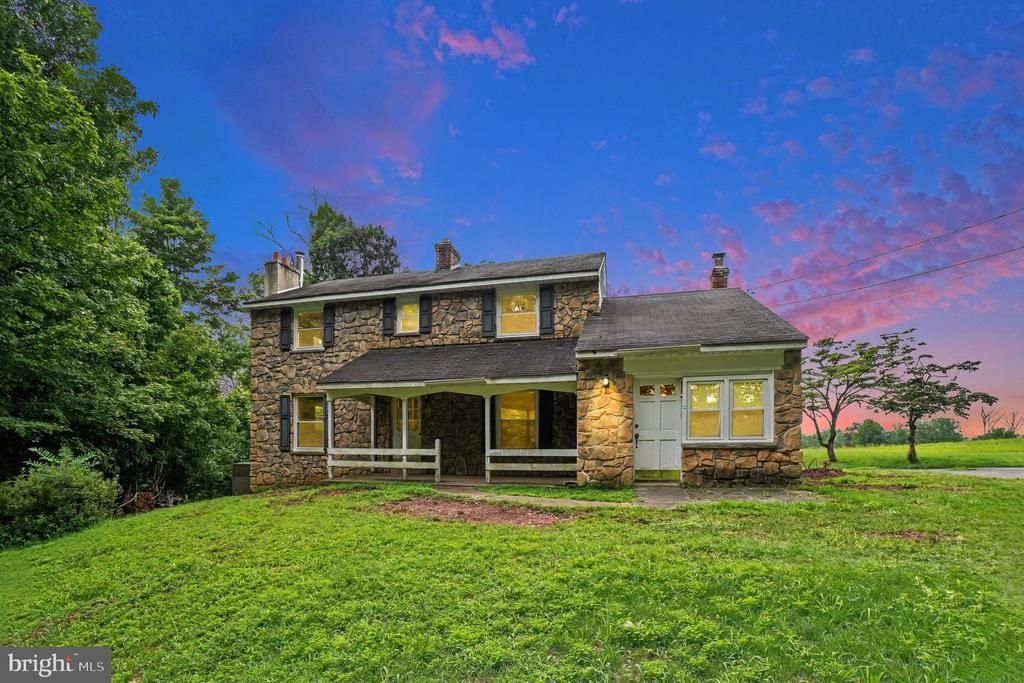 712 E Pine Ford Road, Boyertown, PA 19512 Main Photo