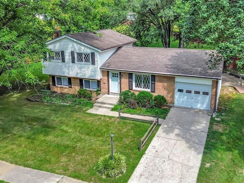 212 Vista Drive, Hamilton, OH 45011 Photo 2