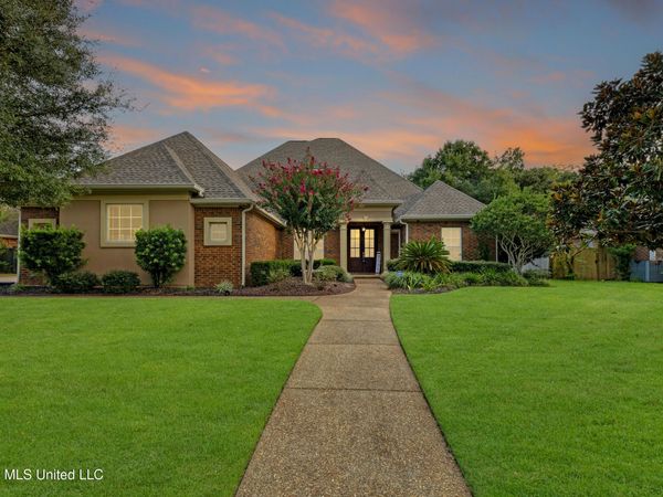 2114 Whitney Oaks Drive, Ocean Springs, MS 39564