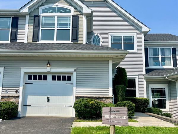 11 Willow Terrace, Unit 11, Coram, NY 11727