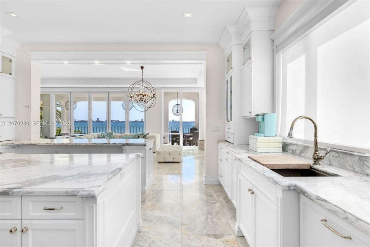 1460 S Treasure Dr , North Bay Village, FL 33141 Photo