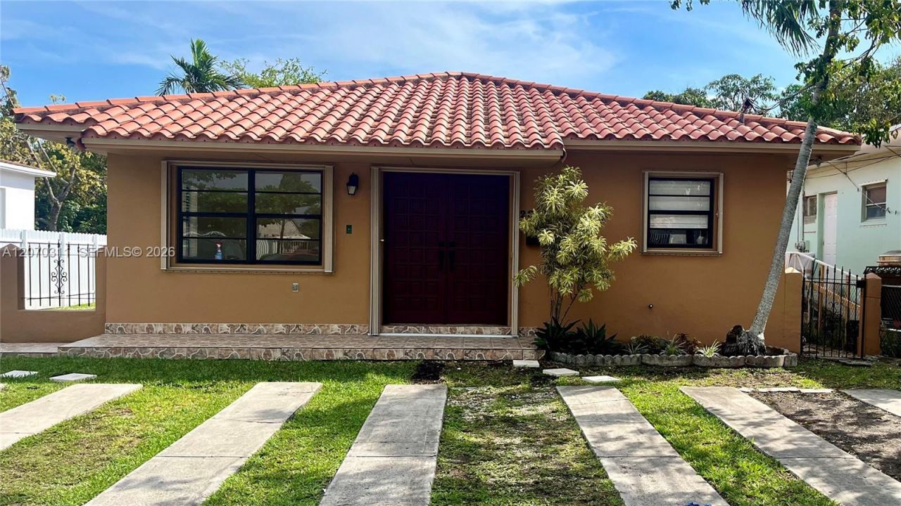 2820 SW 25th St , Unit 2820, Miami, FL 33133 Photo