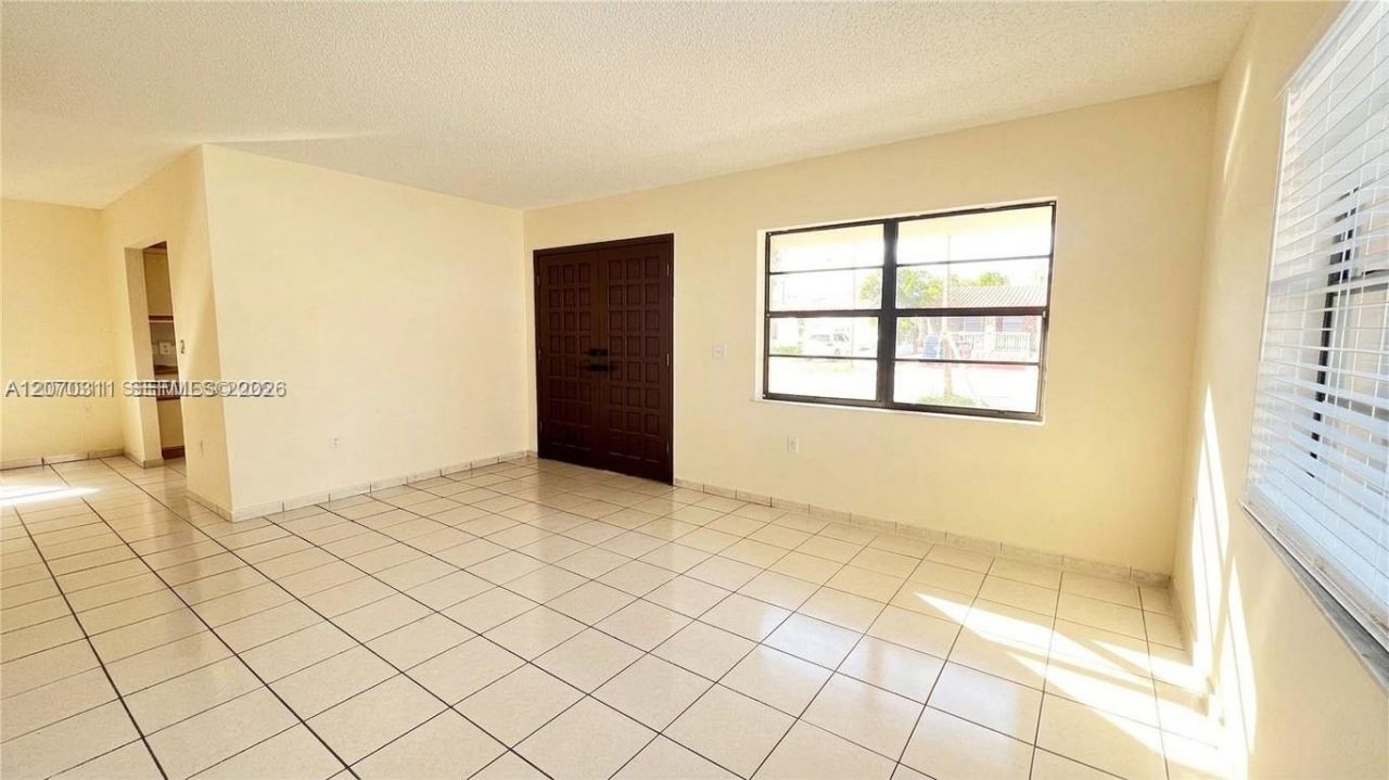 2820 SW 25th St, Unit 2820, Miami, FL 33133 Photo