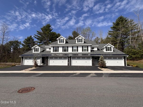 7 Prescott Drive, Unit B, Glenville, NY 12302