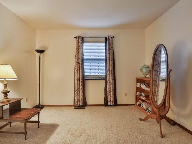 7731 Kelvinway Drive, Unit 64, Worthington, OH 43085 Photo 11