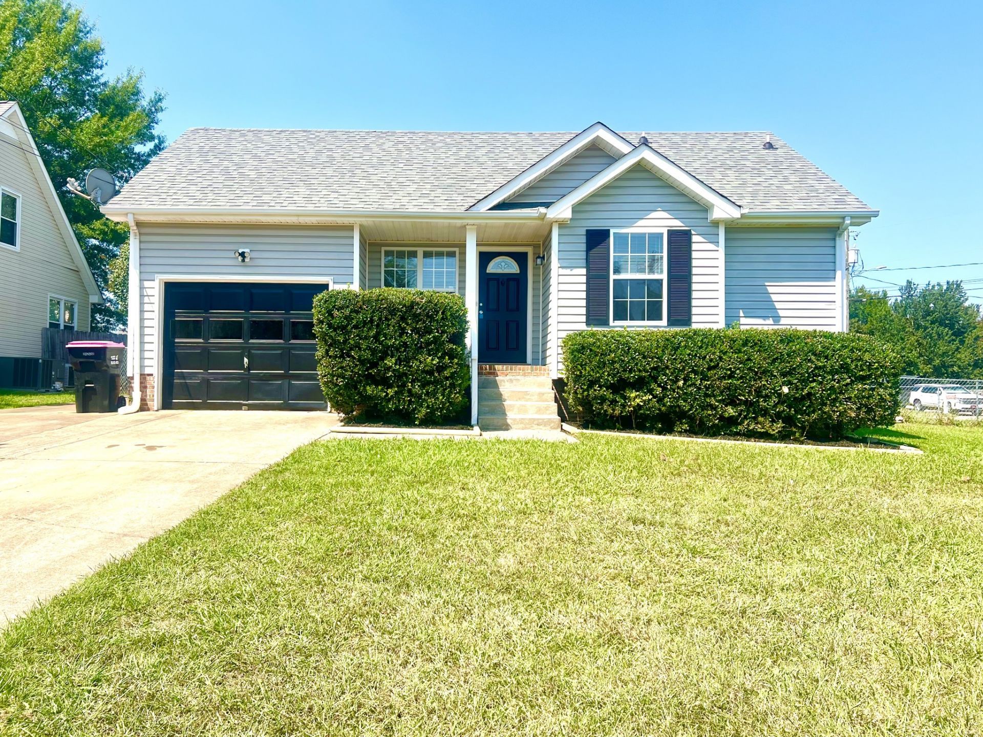 329 Broadmore Dr, Clarksville, TN 37042 Main Photo