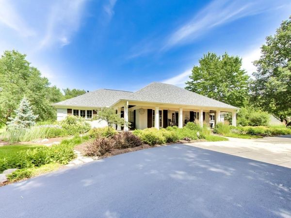 38W064 Tanglewood Drive , Batavia, IL 60510