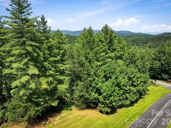 120 Johns Ridge Parkway , Lenoir, NC 28645