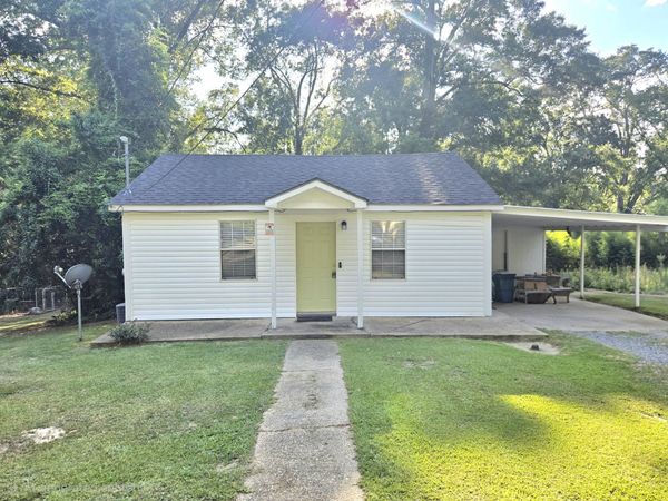 2010 6th N. Ave, Laurel, MS 39440