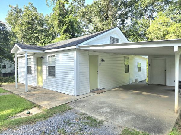 2010 6th N. Ave, Laurel, MS 39440
