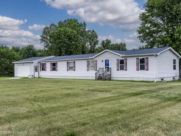 1070 Burns Road, Marysville, Mi 48074