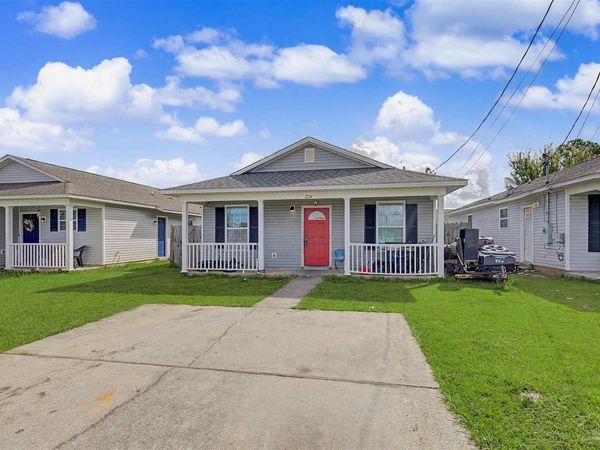 2124 Ledbetter Ln, Pensacola, FL 32507