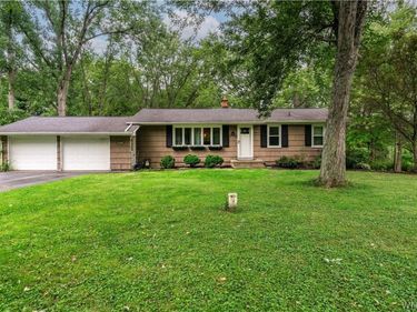 4402 Two Rod Road, East Aurora, NY 14052