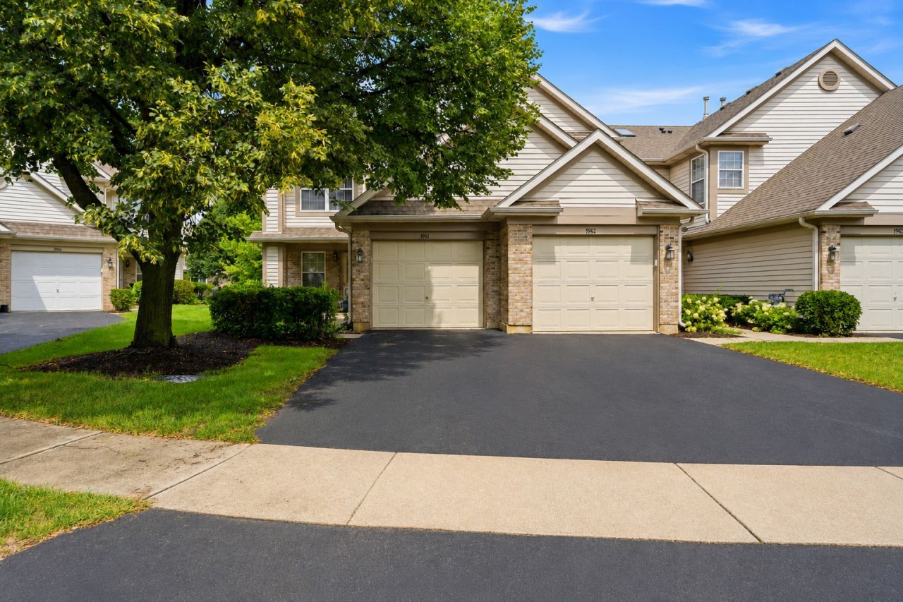 1984 Persimmon Court, Schaumburg, IL 60193 Main Photo