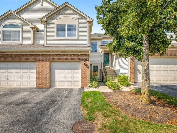 277 Nicole Drive , Unit D, South Elgin, IL 60177