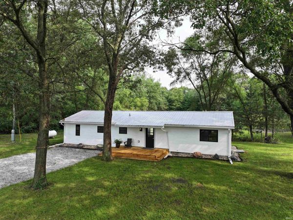 13054 W 300 North Road, Medaryville, IN 47957