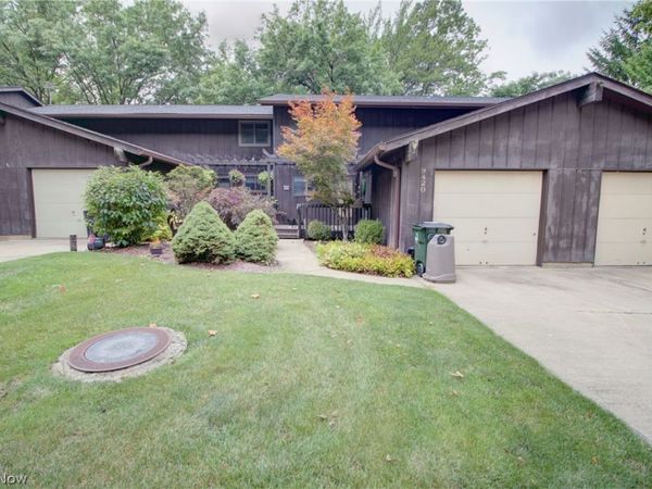 9420 Bassett Lane , North Royalton, OH 44133