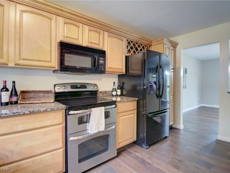 9420 Bassett Lane, North Royalton, OH 44133 Photo 5