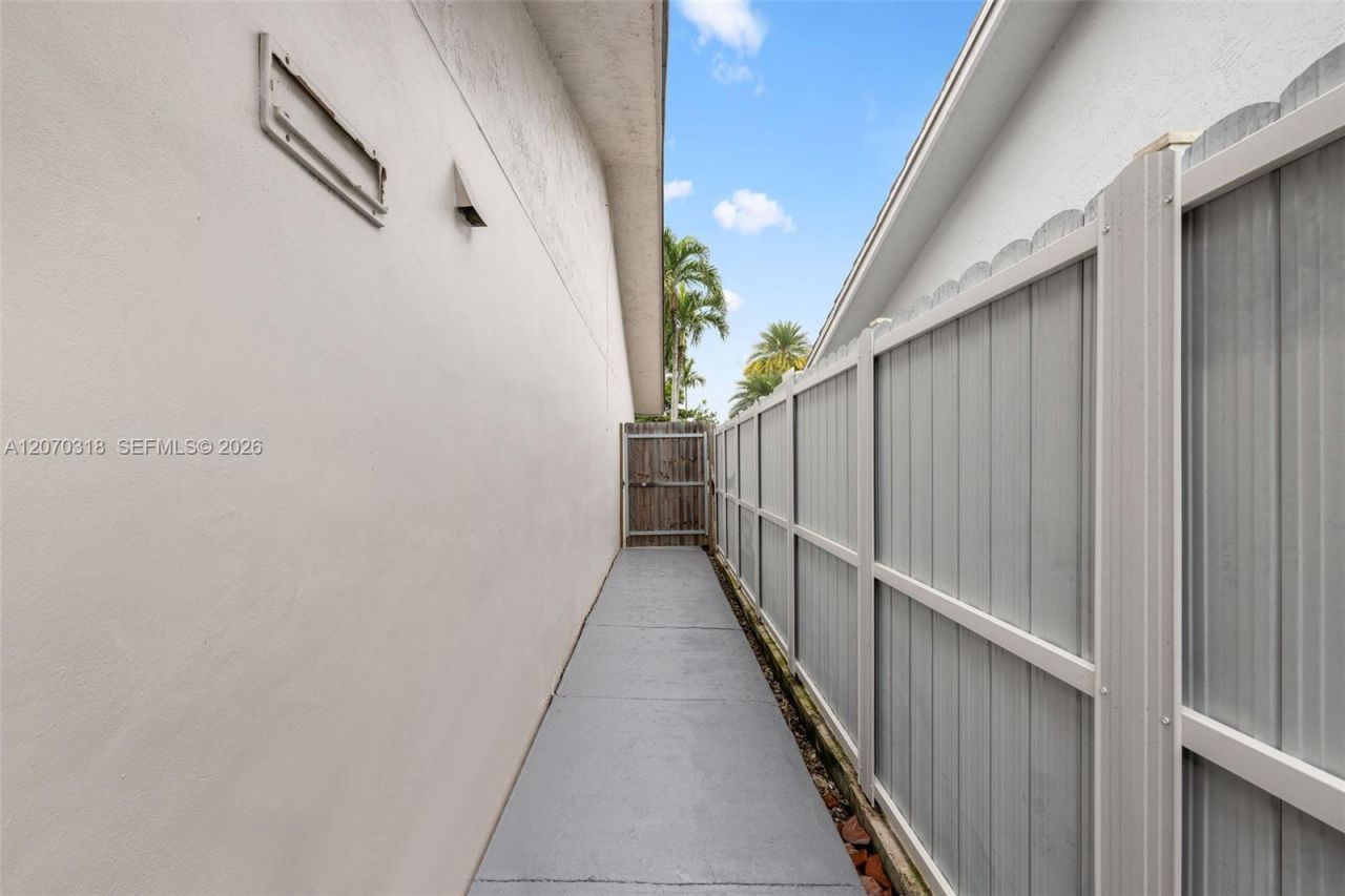 13280 SW 40th Ter, Miami, FL 33175 Photo