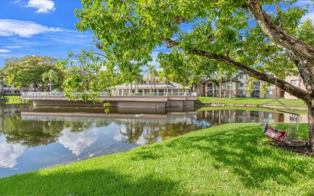 9755 Westview Dr , Unit 1215, Coral Springs, FL 33076 Photo