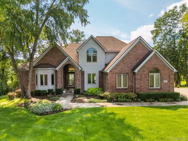 333 Elio Drive, Highland Township, Mi 48357