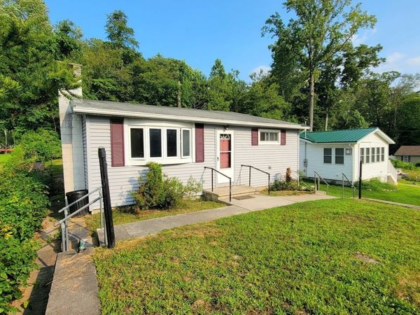 27 Richie Rd, Douglas, MA 01516