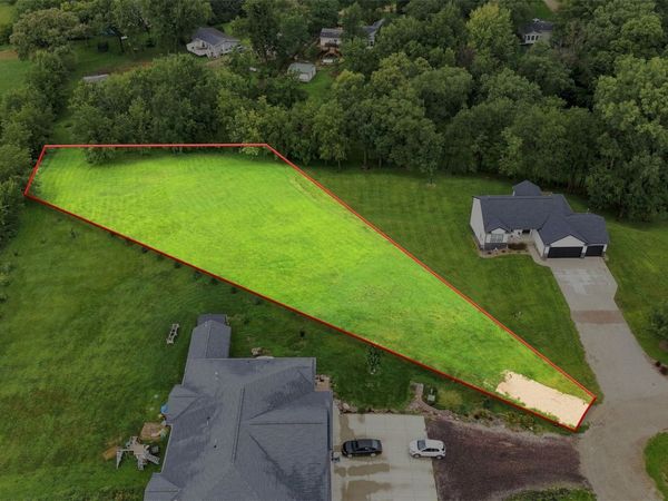 374 Arrowhead Lane , Lisbon, IA 52253