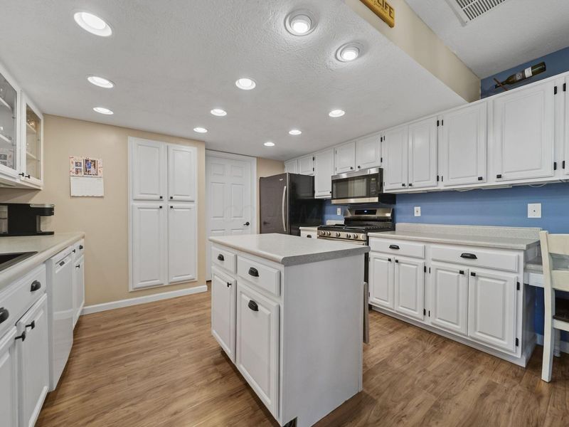 3142 Pine Manor Boulevard, Grove City, OH 43123 Photo 13