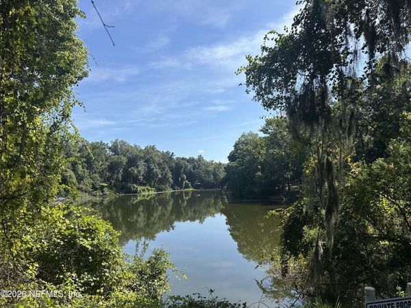 232 LAKEVIEW Drive, Satsuma, FL 32189