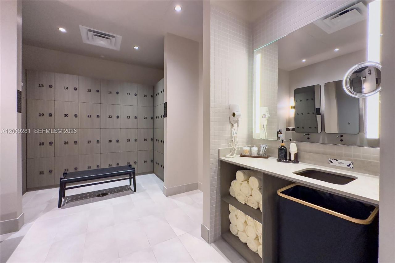 159 NE 6th St , Unit 3013, Miami, FL 33132 Photo