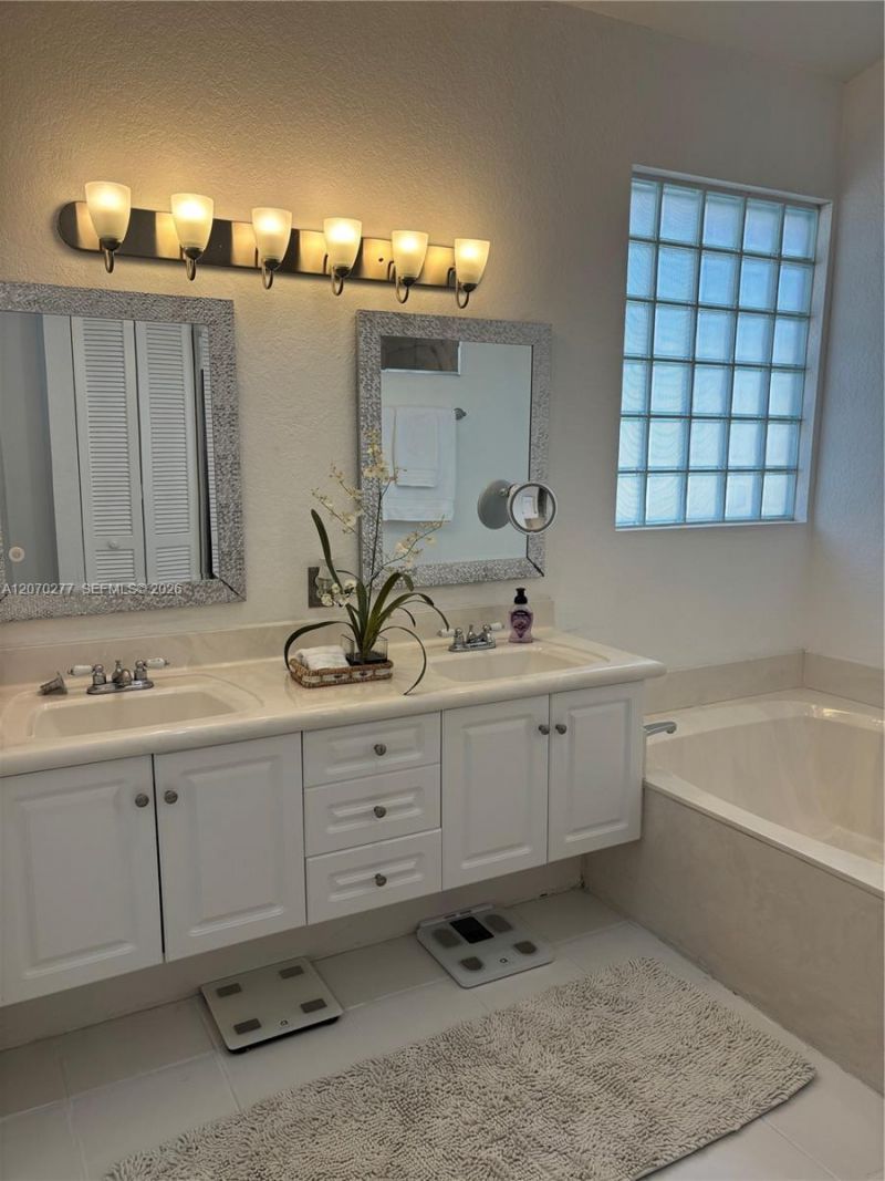 2932 NW 41st St, Boca Raton, FL 33434 Photo