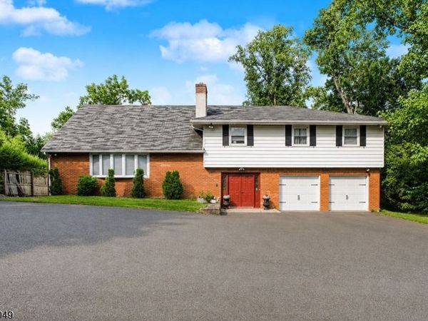 472 Summit Rd, Mountainside, NJ 07092