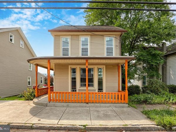 10 E GRAND AVENUE , TOWER CITY, PA 17980