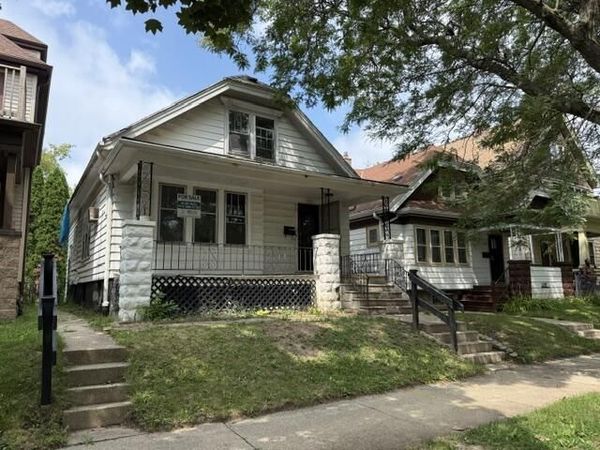 3223 N 40th STREET, Milwaukee, WI 53216